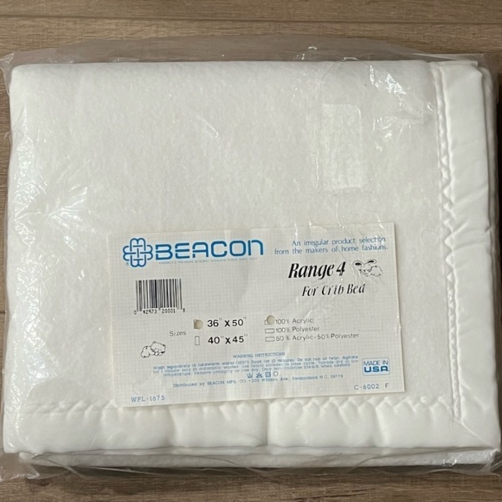 Vintage Beacon Baby‎ Classic Virgin Acrylic Blanket 36 X 50”White Nylon Trim NWT